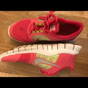 Nike women’s shoe size women’s 8.5